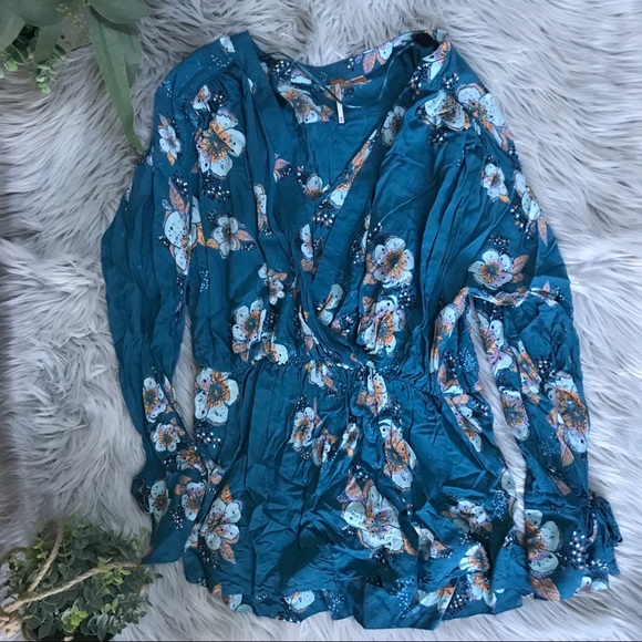 Free People Tops - Free People- Turquoise flower blouse